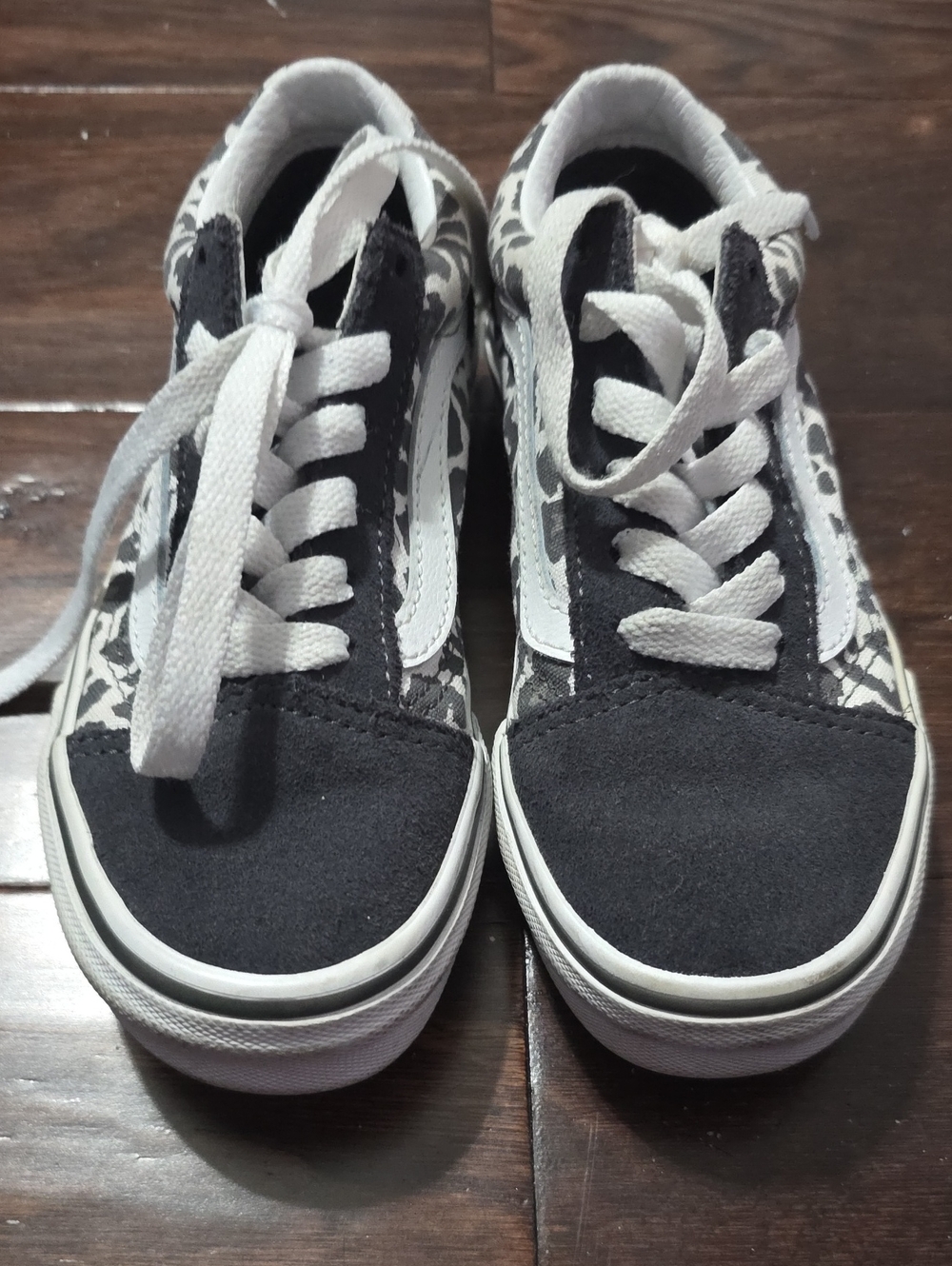 Vans Black and White Kids Skate Sneakers with Pattern
